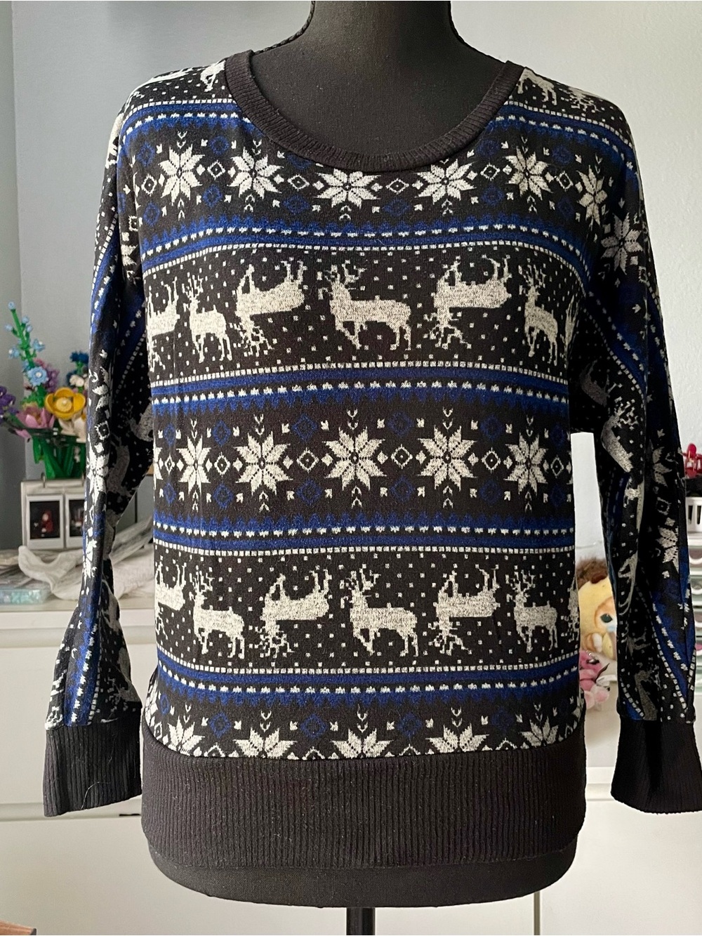 Forever 21 Black Blue Reindeer Fair Isle Long Sleeve Sweater Size Women’s Size S